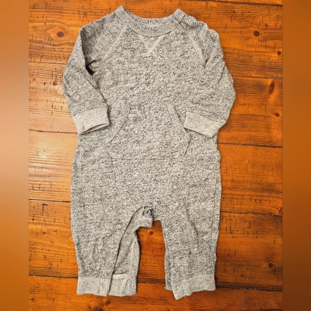 Baby Gap marled grey long-sleeved onesie size 6-12 months